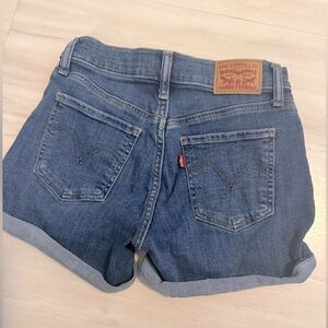 Levi’s shorts